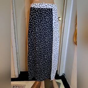 Nwot Black and White Heart Print Women's Skirt